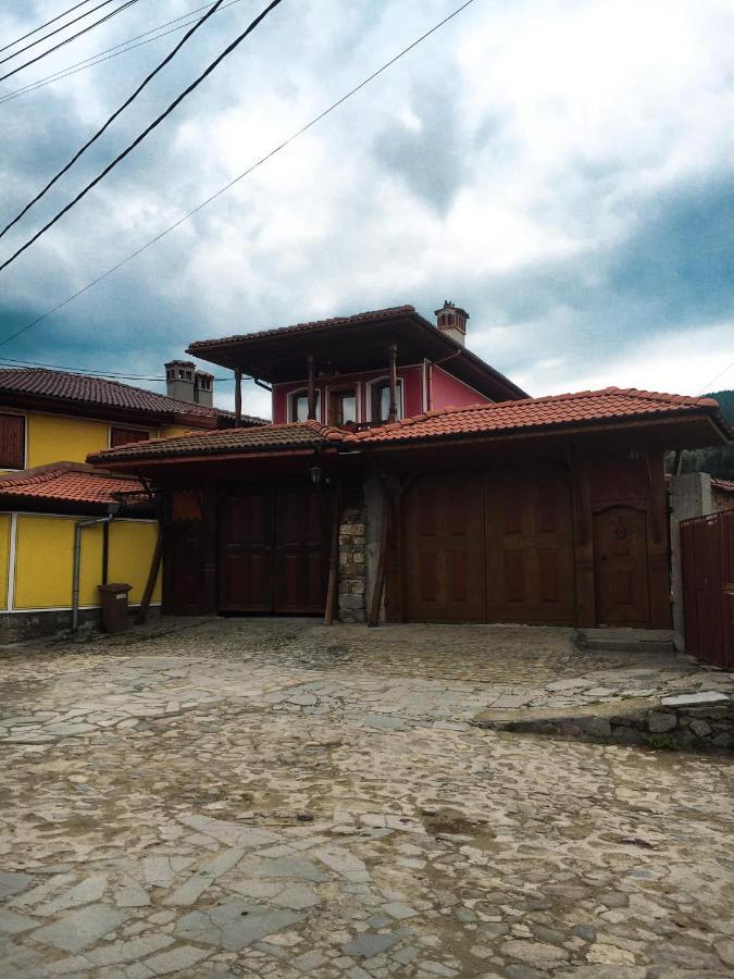 Стаи За Гости Бащино Огнище Koprivştitsa Dış mekan fotoğraf